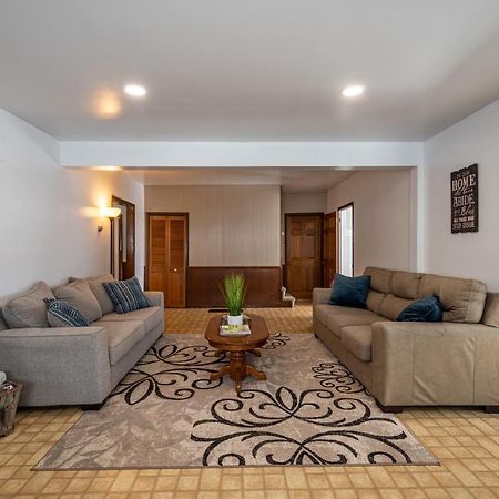 Weaver Ridge Manor Villa Millersburg Buitenkant foto